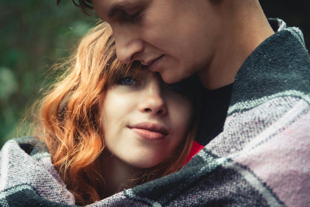 金星と冥王星の相性はなぜ強烈？惹かれる理由と恋愛で注意すべきポイント